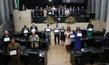 Câmara de Contagem  condecora personalidades com títulos de honra