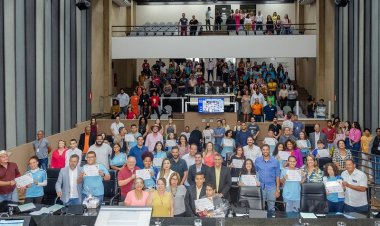 Estudantes têm experiência lúdica sobre o funcionamento do legislativo