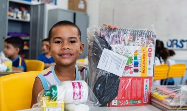 Crianças e estudantes de Contagem voltaram às aulas nesta segunda-feira (6) com uma escola mais preparada, moderna e divertida.