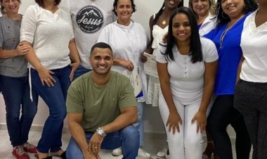 Formatura do curso de cuidador de idosos pelo  Instituto Martucheli